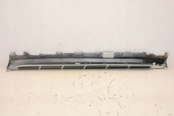BMW X7 G07 LCI Moldura lateral direita OEM 7468102 image 5