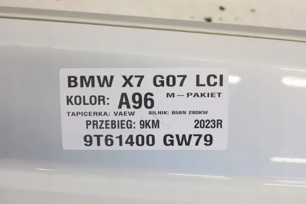 BMW X7 G07 LCI Moldura lateral direita OEM 7468102 image 7