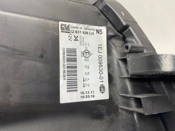 VASEN ETULAMPPU OPEL INSIGNIA A 22831926 image 9