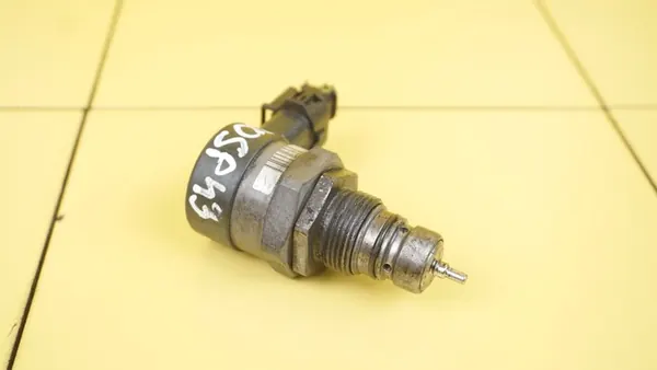 Vanne de Pression de Carburant Hyundai iX35 2.0 CRDI image 2