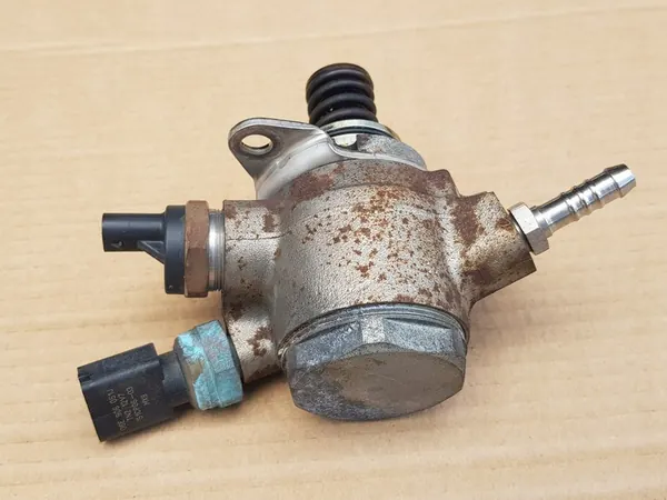 Polttoainepumppu - 2.8 FSI - 3.2 FSI / Audi A6 C6 - 06E127025M image 6