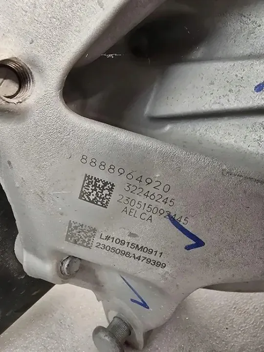 OEM 32246245 Bakhjulsnav Vänster image 5