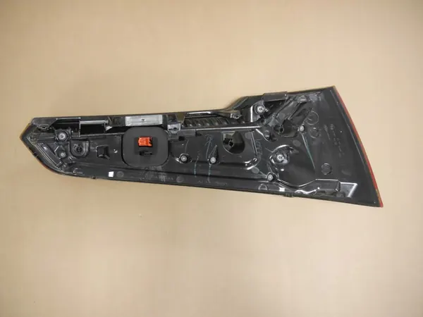 AUDI Q5 80A LUZ TRASERA LED DERECHA image 4