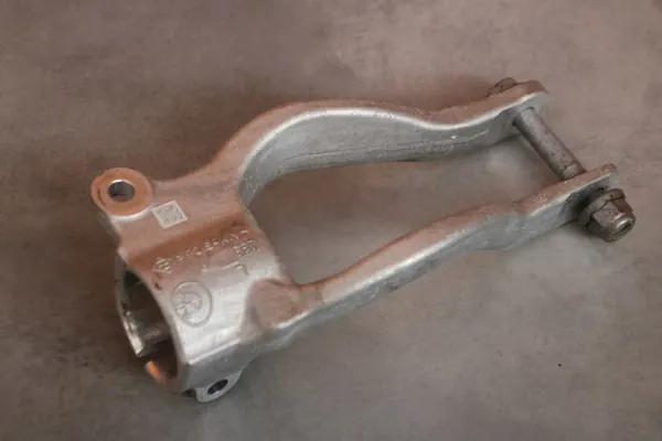 OEM 6865929 Vorderer Linker Stoßdämpferhalter BMW 5er image 2