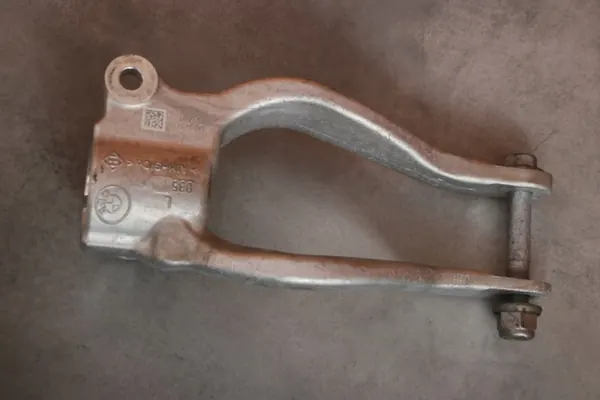 OEM 6865929 Vorderer Linker Stoßdämpferhalter BMW 5er image 3