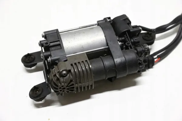 Compresor Suspensión Porsche Macan OEM 95B 616 006 D image 3