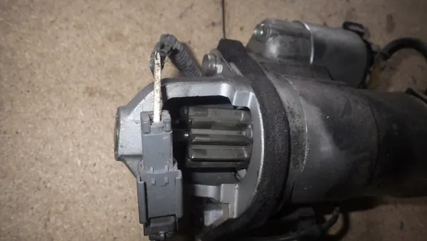 Arrancador Infiniti OE 23300EY00E image 7