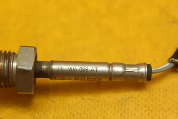 Sensor de Temperatura de Escape VW Touran 1.6 TDI image 7