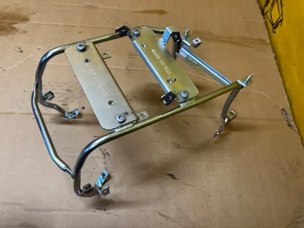 Plaque de support OEM A4635400471 pour tunnel central Mercedes G W463 image 2