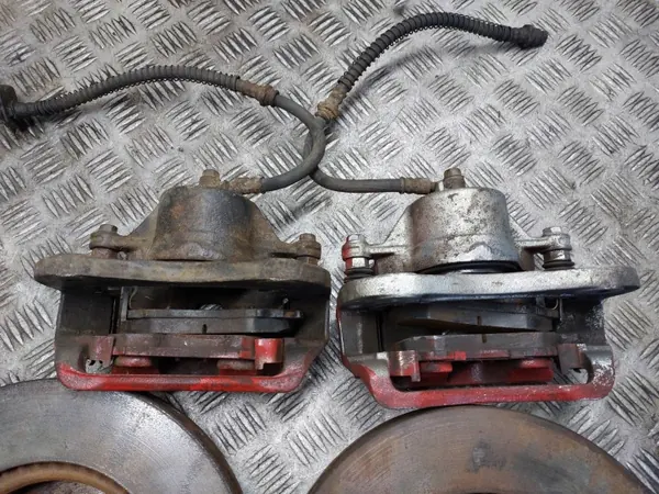 Bromsskivor + Belägg + Bromsok Fram OEM Hyundai Tucson image 4