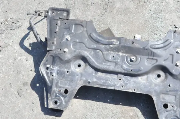 Citroen C4 III 1.2 Trenó Suspensão OEM 392124 image 8