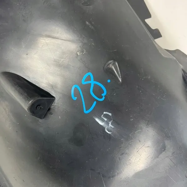 Front Left Wheel Arch Renault Captur I 1 OE 638453895R image 10