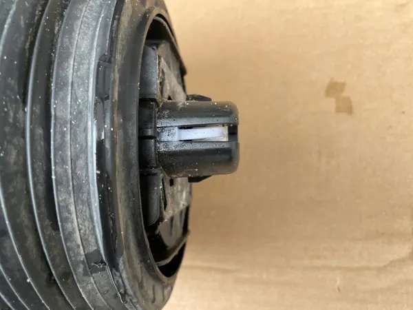 Luftfjädring bakvagn vänster OEM 4M4616001E image 4