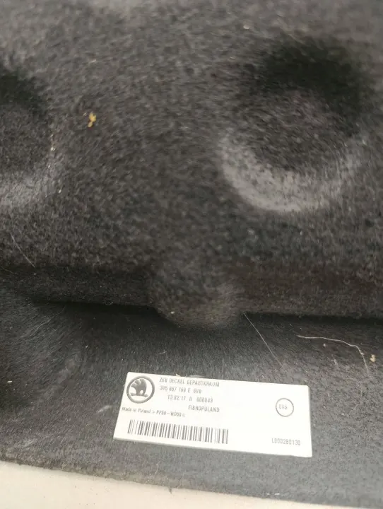 Étagre coffre arrière Skoda OE 3V5867769E complète image 3