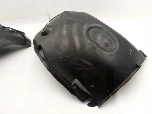 Renault Megane III 2011 Etu Oikea Lokasuoja 638428815R image 3