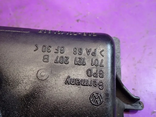 VW Transporter T4 2.5 TDI Kylarrubrik OEM 701121207B image 10