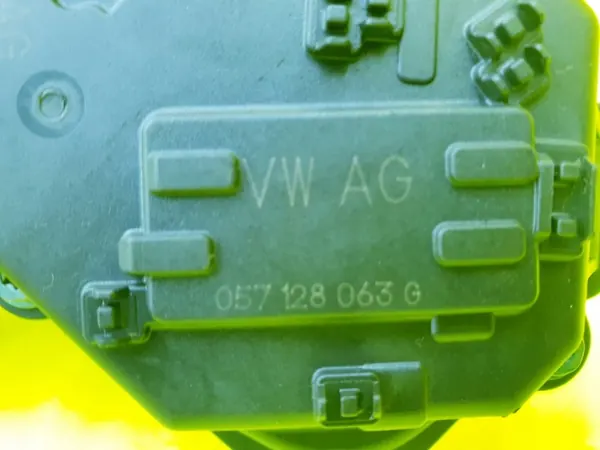 Corpo de Aceleração A6 C7 A7 Q5 A8 S4 B8 Q7 3.0TFSI OEM 057128063G image 4