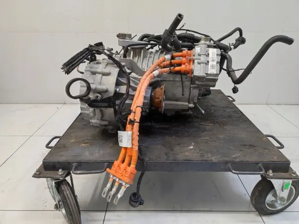 Motor eléctrico completo usado OEM EAG 12e010001B EAGA image 5