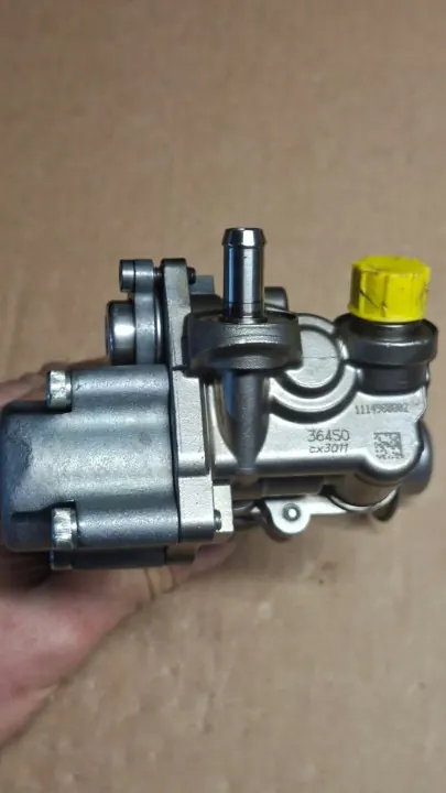 Mercedes Kraftstoffpumpe OEM A2710703401 - Gebraucht image 10