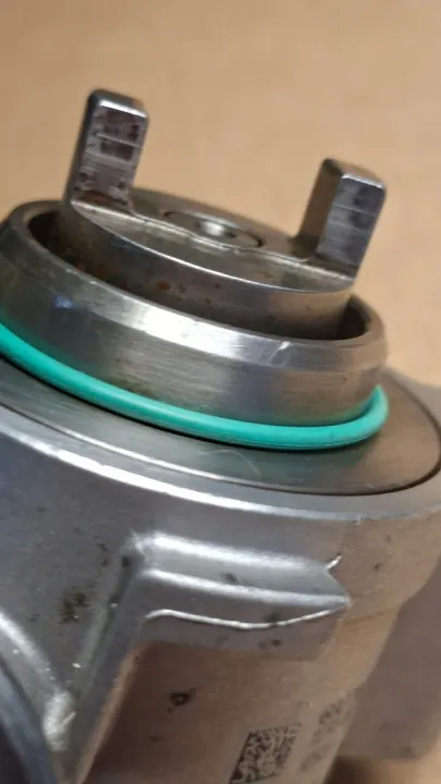 Mercedes Kraftstoffpumpe OEM A2710703401 - Gebraucht image 5