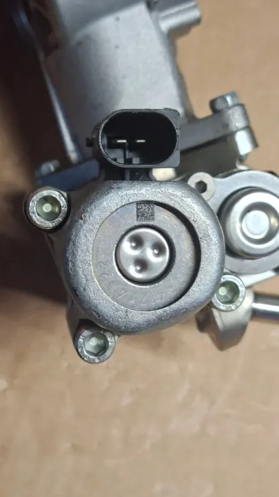 Mercedes Kraftstoffpumpe OEM A2710703401 - Gebraucht image 8