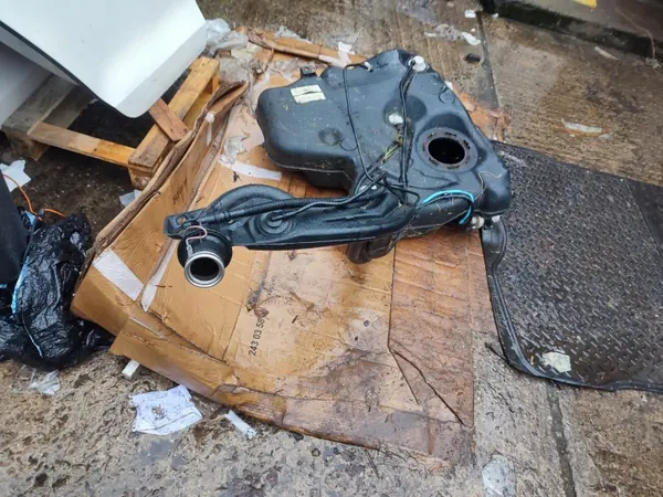 Bränsletankpump OEM 1K0201085M - Begagnad Volkswagen image 6