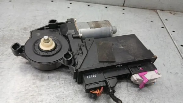 Höger Frammotor OEM 5W548722BBF Audi A2 1.4TDI image 4