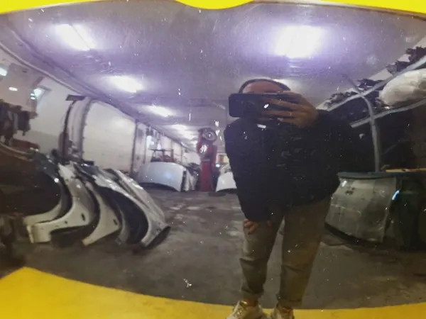 Tampa do motor VW Golf V HB 5D LC4V DRC87601 image 5