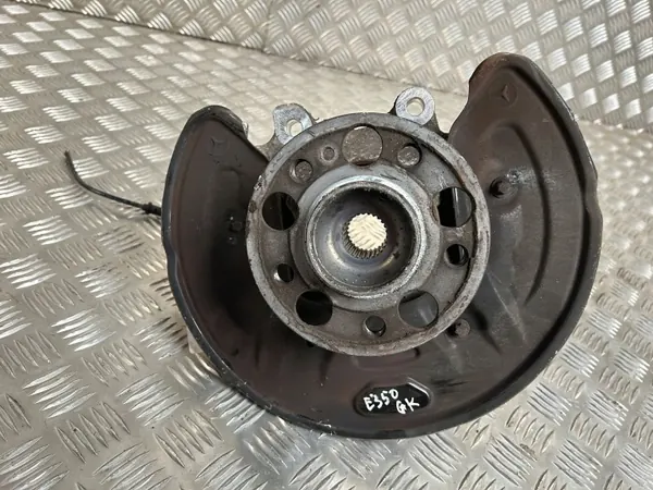 UTO60047 Moyeu de roue arrière pour Mercedes E W213 2018 image 3