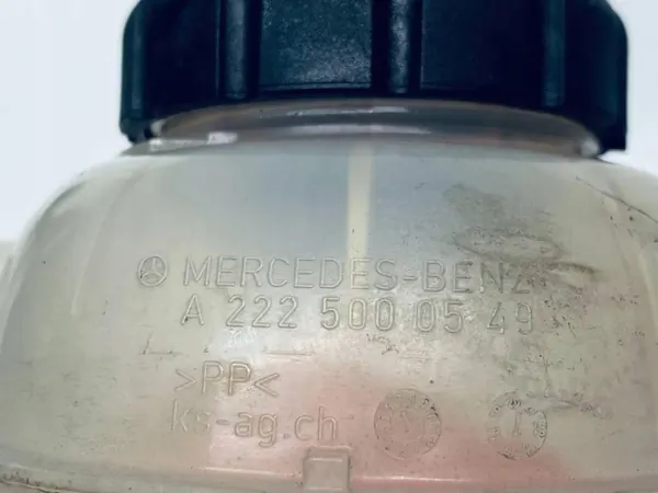 Mercedes C W205 Ausgleichsbehälter OEM A2055000549 image 4