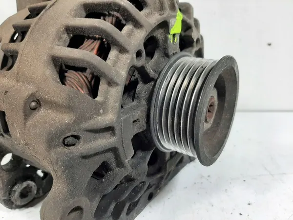VW POLO 9N 1.2 12V Alternator Valeo SG9B048 image 9
