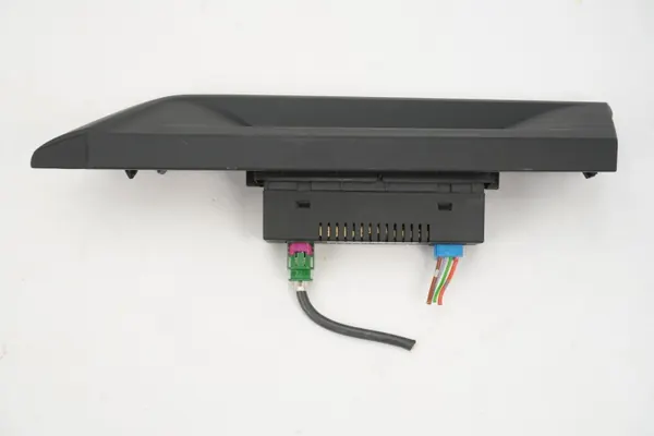 Tomada USB OEM 5NA035700 para VW Golf VIII image 4