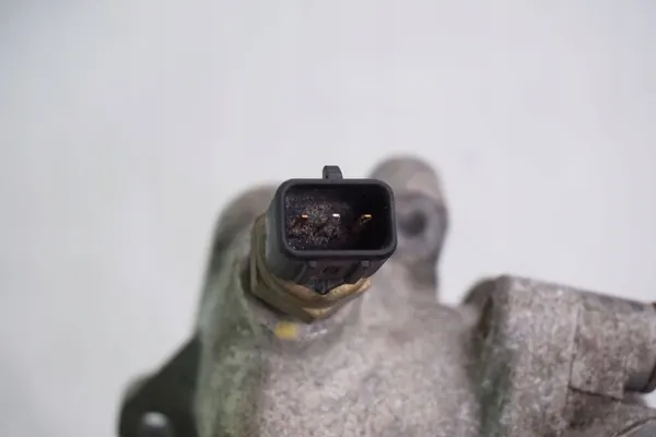 Carcaça do termostato Kia Ceed 256102A720 image 2