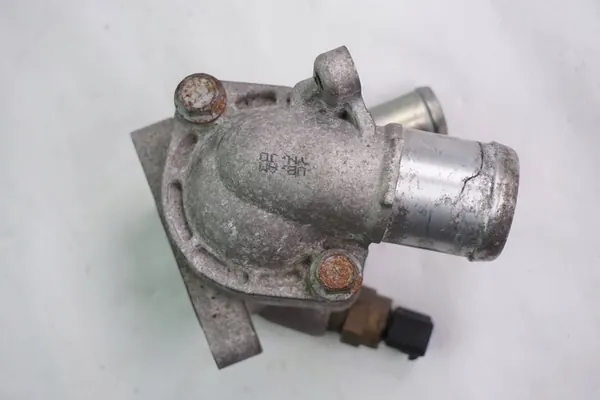 Carcaça do termostato Kia Ceed 256102A720 image 4