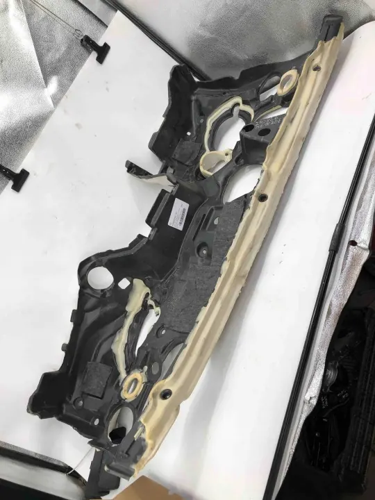 Isolation acoustique OEM A2066820300 Mercedes-Benz C image 2