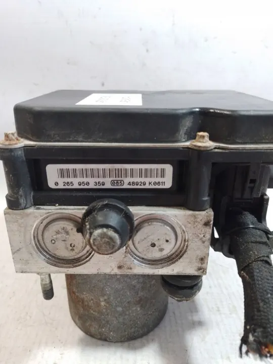 Pompe de frein ABS Audi OEM 4F0910517E - Occasion image 4