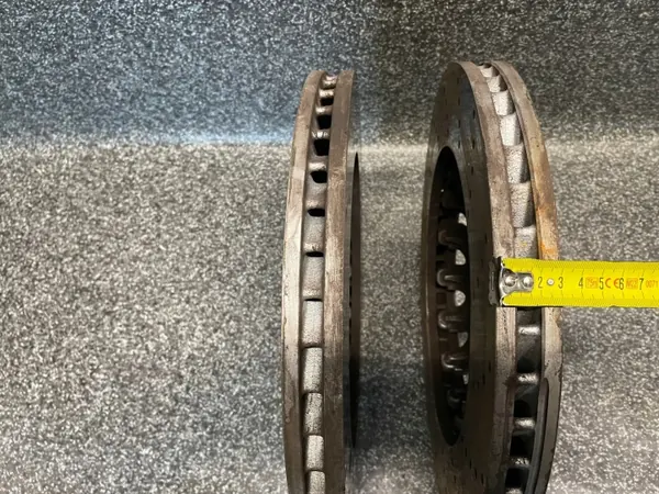 Fram bromsskivor OEM 8J0615301K för Audi TT RS image 4