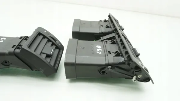 Grelha admissão ar Volvo C30 OEM 39863758 image 10