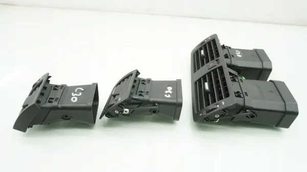 Grelha admissão ar Volvo C30 OEM 39863758 image 8