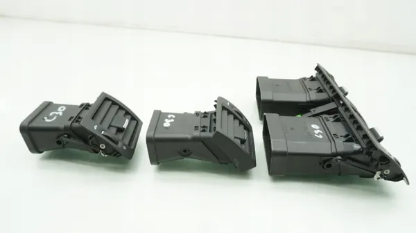 Grelha admissão ar Volvo C30 OEM 39863758 image 9