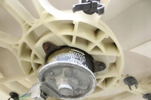 Kylfläkt Toyota OE OEM 363002546 för Yaris II image 4