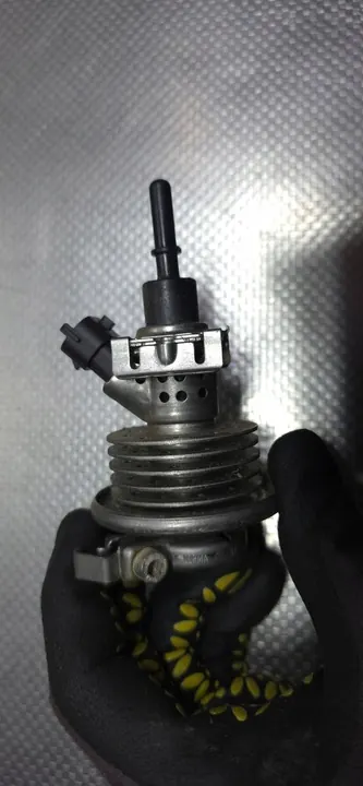 INJECTEUR ADBLUE AUDI A6 C7 A7 A8 Q5 OE 4H0131113A image 2