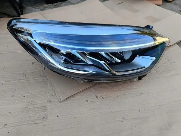 Oikea Etuvalaisin Renault Captur I Lift 2017-2019 image 2