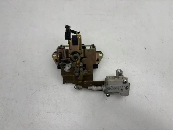 Manija de maletero Skoda Octavia Mk1 OEM 1U6827565J image 3