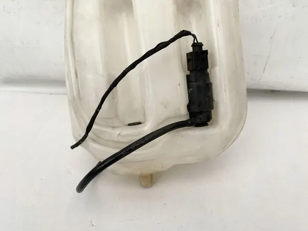 Tvättvätskereservoir med motor för Sprinter 906 image 2