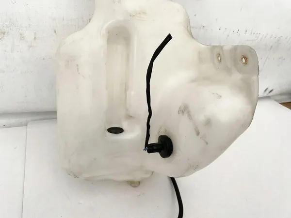 Tvättvätskereservoir med motor för Sprinter 906 image 4