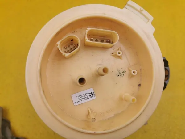 AUDI A6 C7 4G 3.0 TDI Bomba de Combustível OEM 4G0919050D image 2