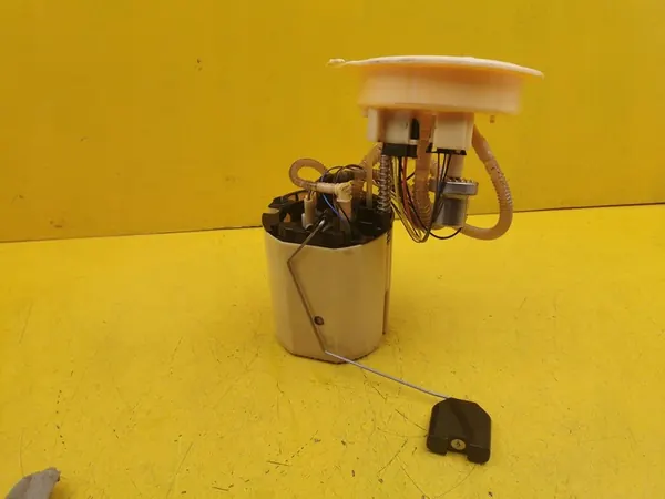 AUDI A6 C7 4G 3.0 TDI Bomba de Combustível OEM 4G0919050D image 3