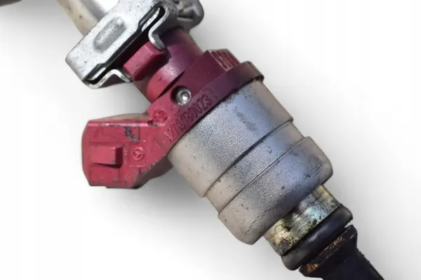 Riel de inyección OEM A2710780023 para Mercedes 1.8K image 5