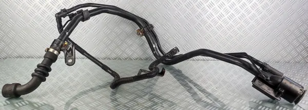 OEM 77745-0E010 Pescoço Enchimento Tanque - Toyota Sienna image 2